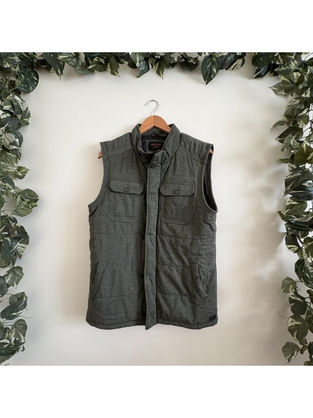 Outpost Buckle Sleeveless Full Zip Button Puffer Vest Olive Green Men’s Size M
